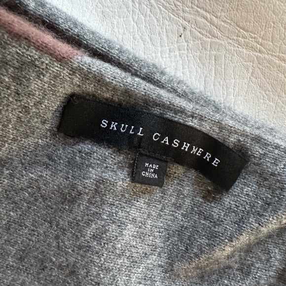 NWOT Skull Cashmere Scarf - Picture 3 of 6